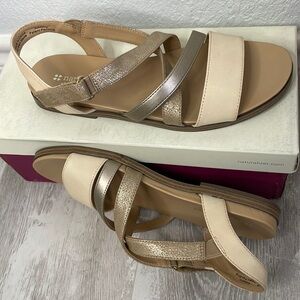 NiB Naturalizer Kandy Beige Open Tor Strappy Flat Velcro Ankle Sandals 7.5